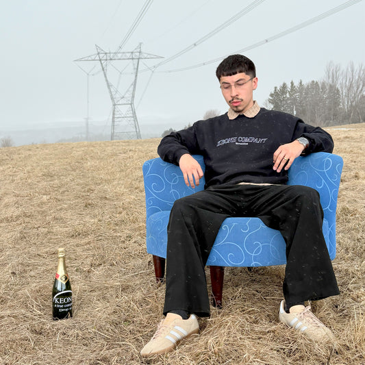 Crewneck Black, A True Company